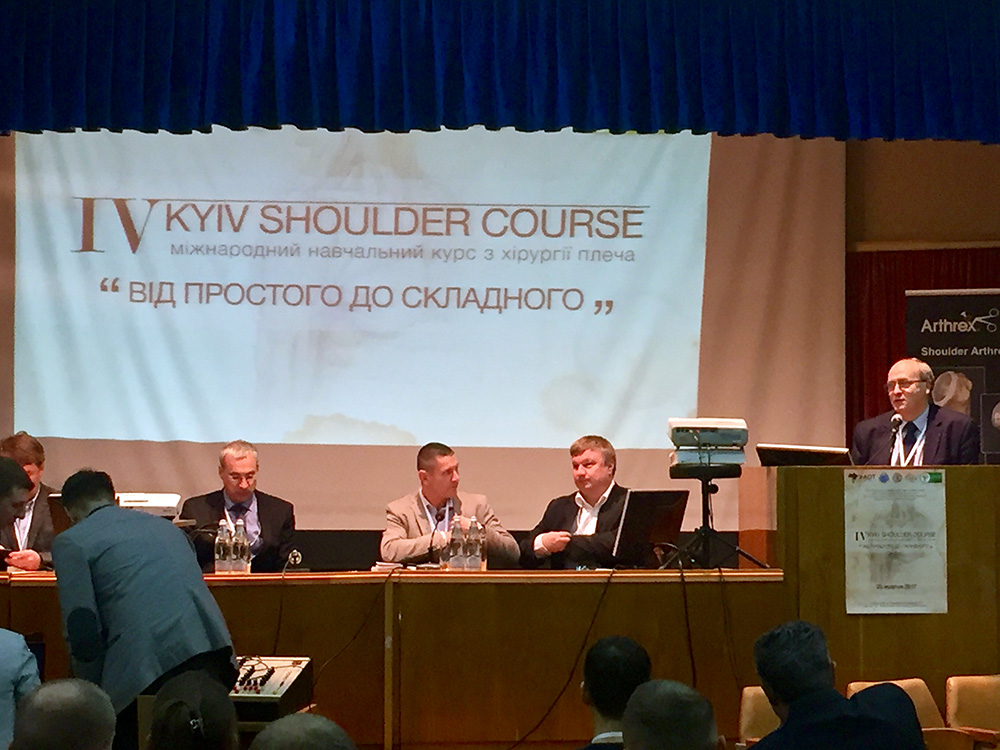 On October 20, 2017, on the basis of ITO of the National Academy of Sciences of Ukraine, with the participation of the Ukrainian Association of Orthopedic Traumatologists and with the participation of international specialists, 4 international training courses in shoulder surgery were held