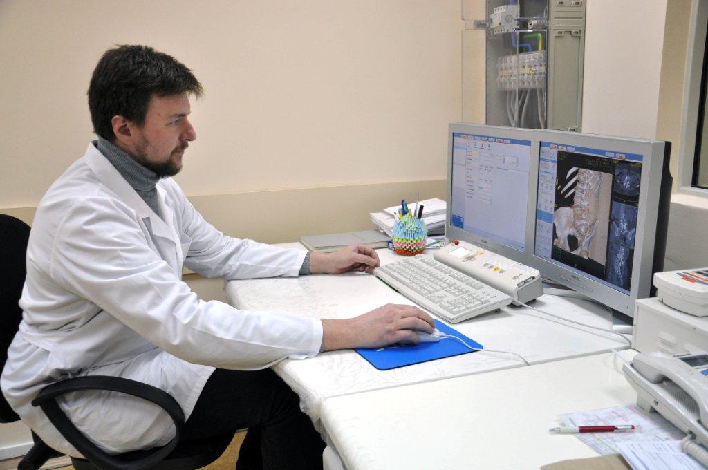 In our department, magnetic resonance imaging is performed on Philips Achieva